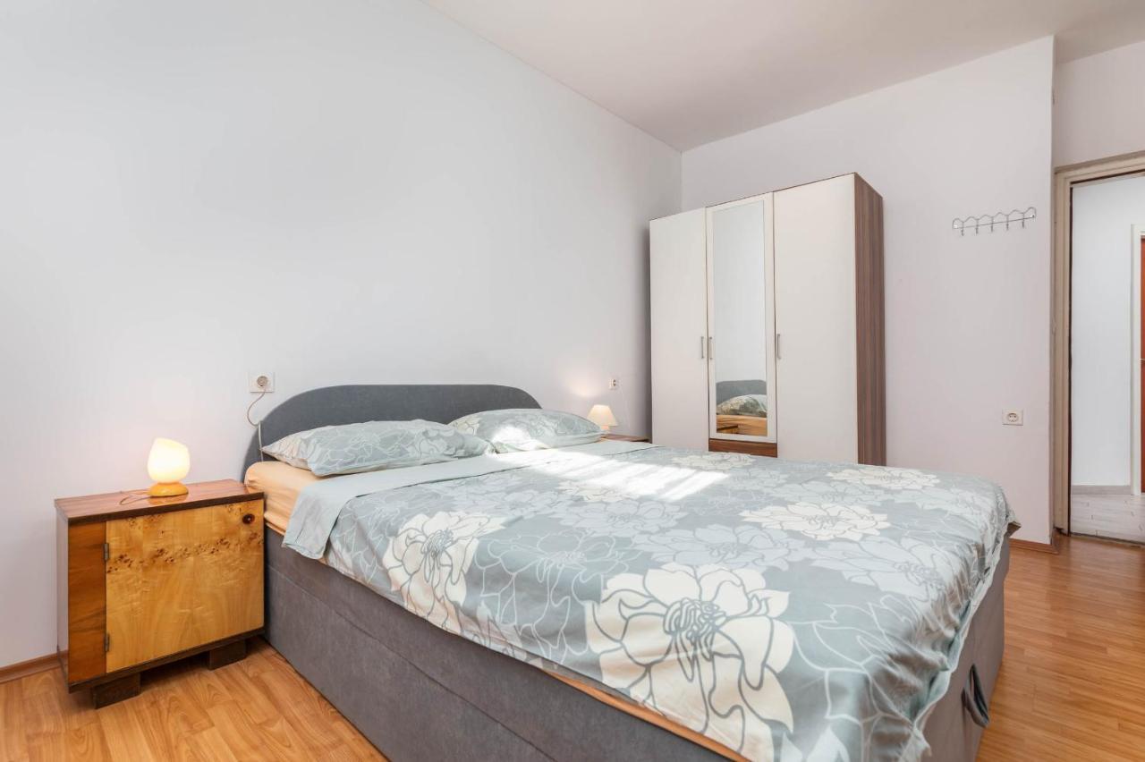 Apartman Mauro Pula Eksteriør billede